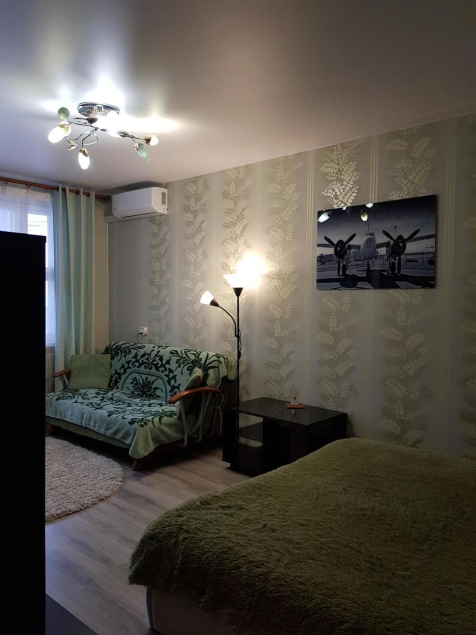 Apartment on metro Mihalova Minsk Bagian luar foto