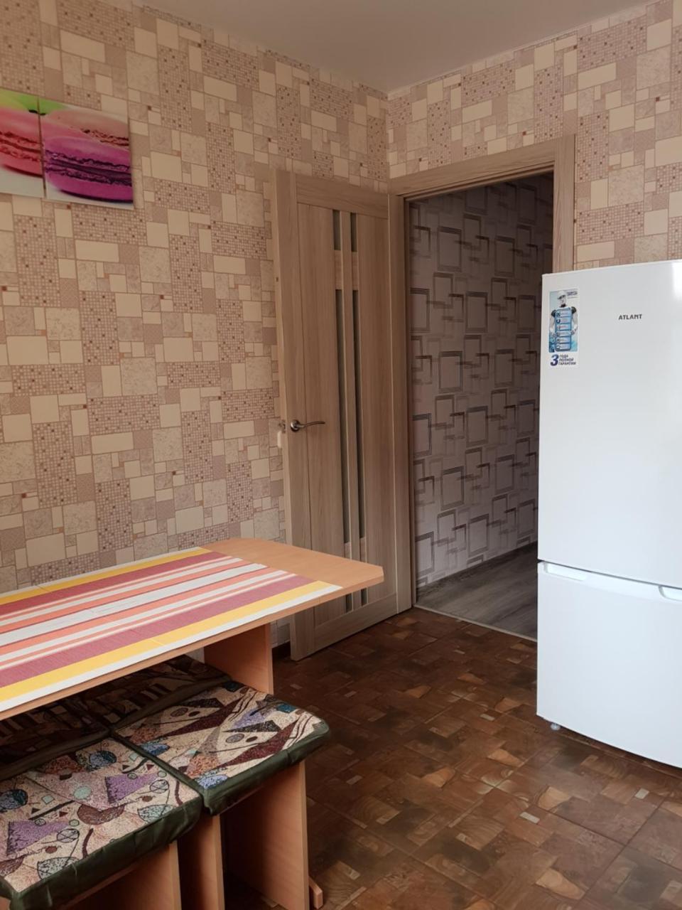 Apartment on metro Mihalova Minsk Bagian luar foto