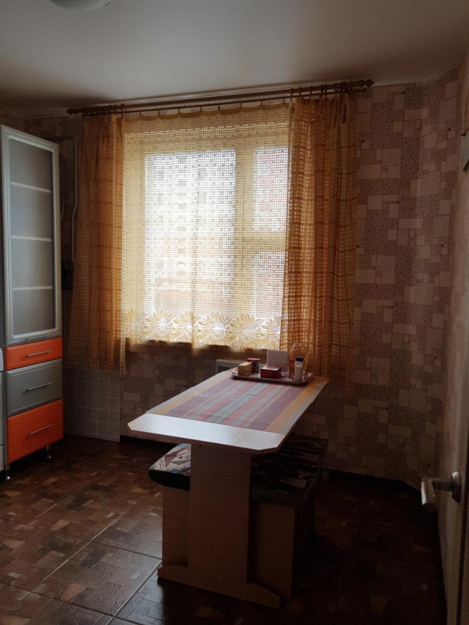 Apartment on metro Mihalova Minsk Bagian luar foto