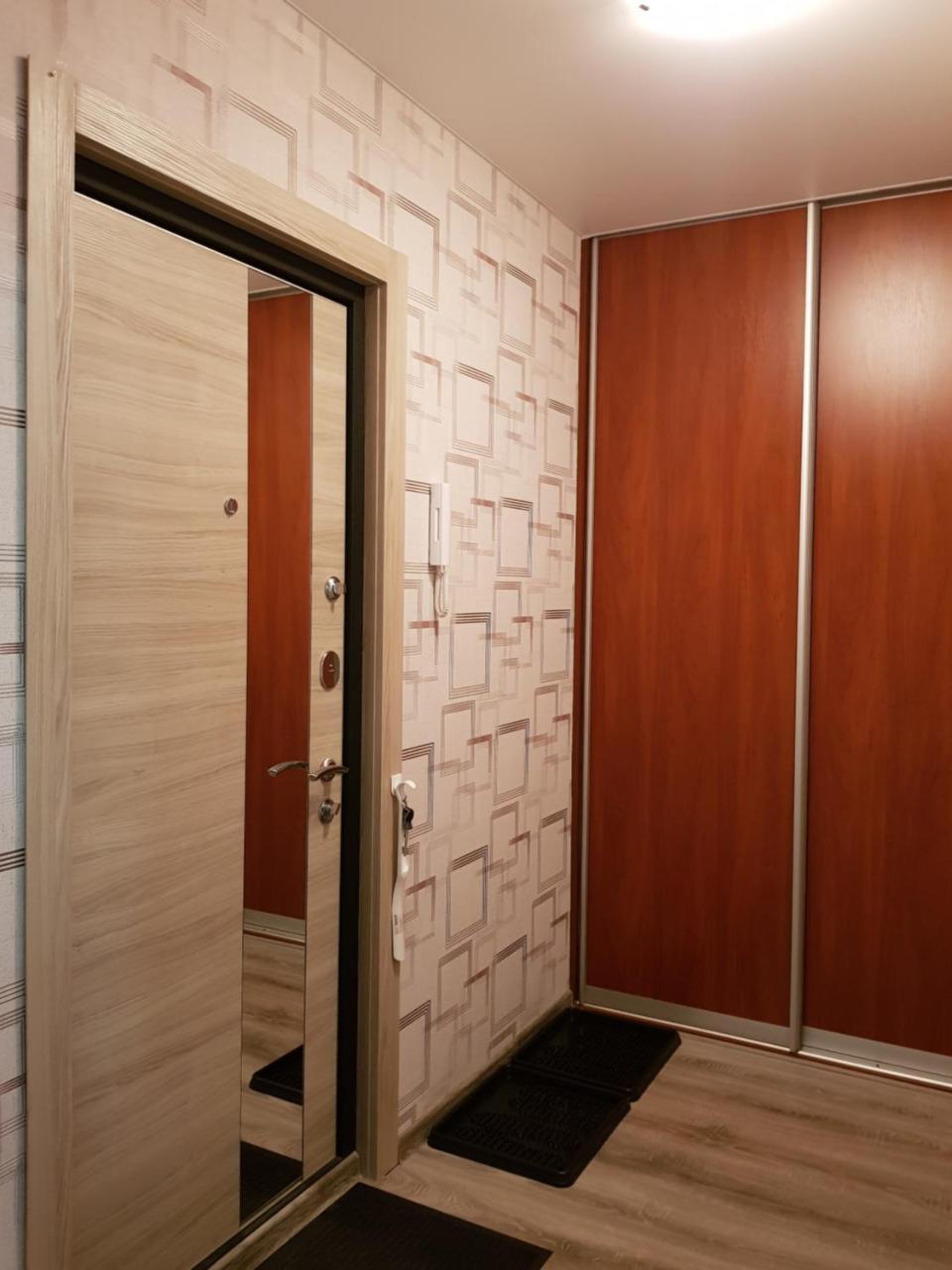 Apartment on metro Mihalova Minsk Bagian luar foto